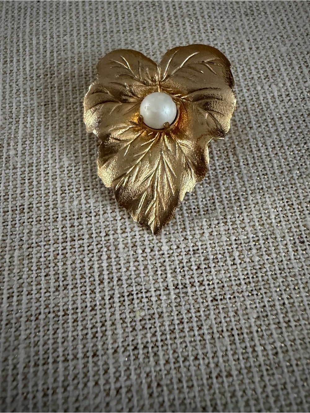 Sarah Coventry Gold Leaf Brooch with Pearl Accent - Women Jewelry